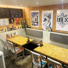 (４名×２席、２名×1席)※～15名の貸切大歓迎です！