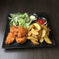 料理メニュー写真&nbsp;ポテトフライと鶏から揚げの盛り合わせ