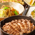 当店の牛たん焼はタン先からタン元まで1度に楽しめる大胆サイズ！ぜひご賞味くださいませ！