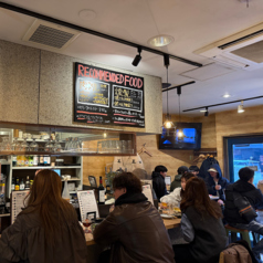 カウンターでサクっと飲み！