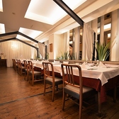 お客様に快適にお過ごしいただくため、席間隔を広くとっています◎広々とした空間は、バリアフリーにも対応。どなた様も安心してご利用いただける設備を整えております。落ち着いた空間で、ゆったりとお食事をお楽しみください。