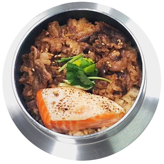 和牛焼肉と焼きしゃけの釜めし