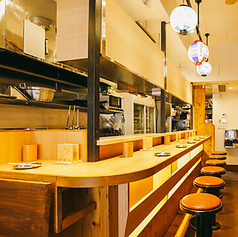 串焼き酒場ぼんず 絆 新宿思い出横丁本店の雰囲気2