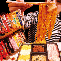 モッパン 24種類ラーメン&サムギョプサル 食べ放題 まもなく釜山駅2号店の写真