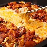 新大久保で韓国料理を！チーズタッカルビも食べ放題