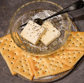 料理メニュー写真&nbsp;ハニークリームチーズクラッカー