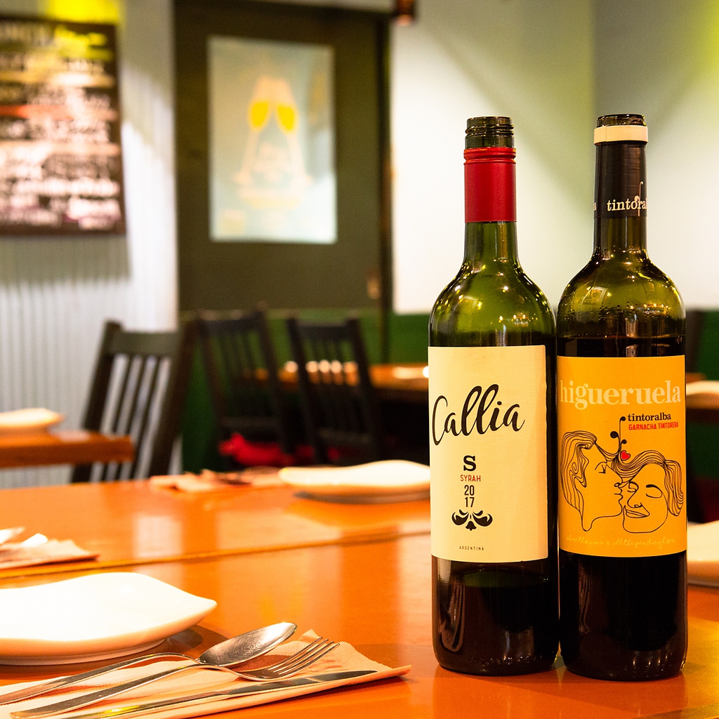 カジュアルなイタリアンバル♪落ち着いた雰囲気の中、おいしい食事に会話も弾みます♪