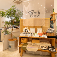 【物販も！】オリジナルのアパレルや小物も販売♪