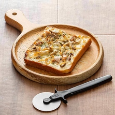 3種のきのこと鶏のマヨチーズトースト