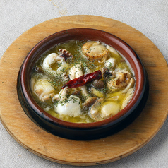 ホタテとイカのアヒージョ