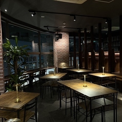 貸切は、総席数48席の広々としたスペースで、お祝い事やイベントにぴったり！大人数での利用にも対応できるため、特別な時間をみんなで楽しめます◎おしゃれなインテリアと心地よい雰囲気の中で、素敵な思い出を作りましょう！貸切のご相談もお気軽にどうぞ♪