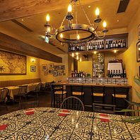 立食、着席どちらにも対応できる貸切のお部屋をご用意♪