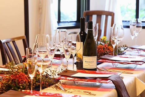 都会の喧噪を離れた“大人の隠れ家”で、本日も優雅なお食事のひと時をどうぞ◎