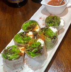 クリームチーズと生ハムの生春巻き/鶏レバー旨辛味噌炒め