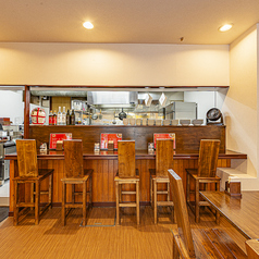 【会話を楽しめるカウンター席】美味しい中華料理を食べながら、大切な方と心ゆくまで話らう充実したひとときを◎