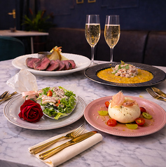 見て美しく、食べて美味しい料理の数々を、特別な空間で