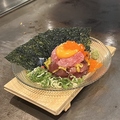 料理メニュー写真&nbsp;マグトロたくあんユッケ