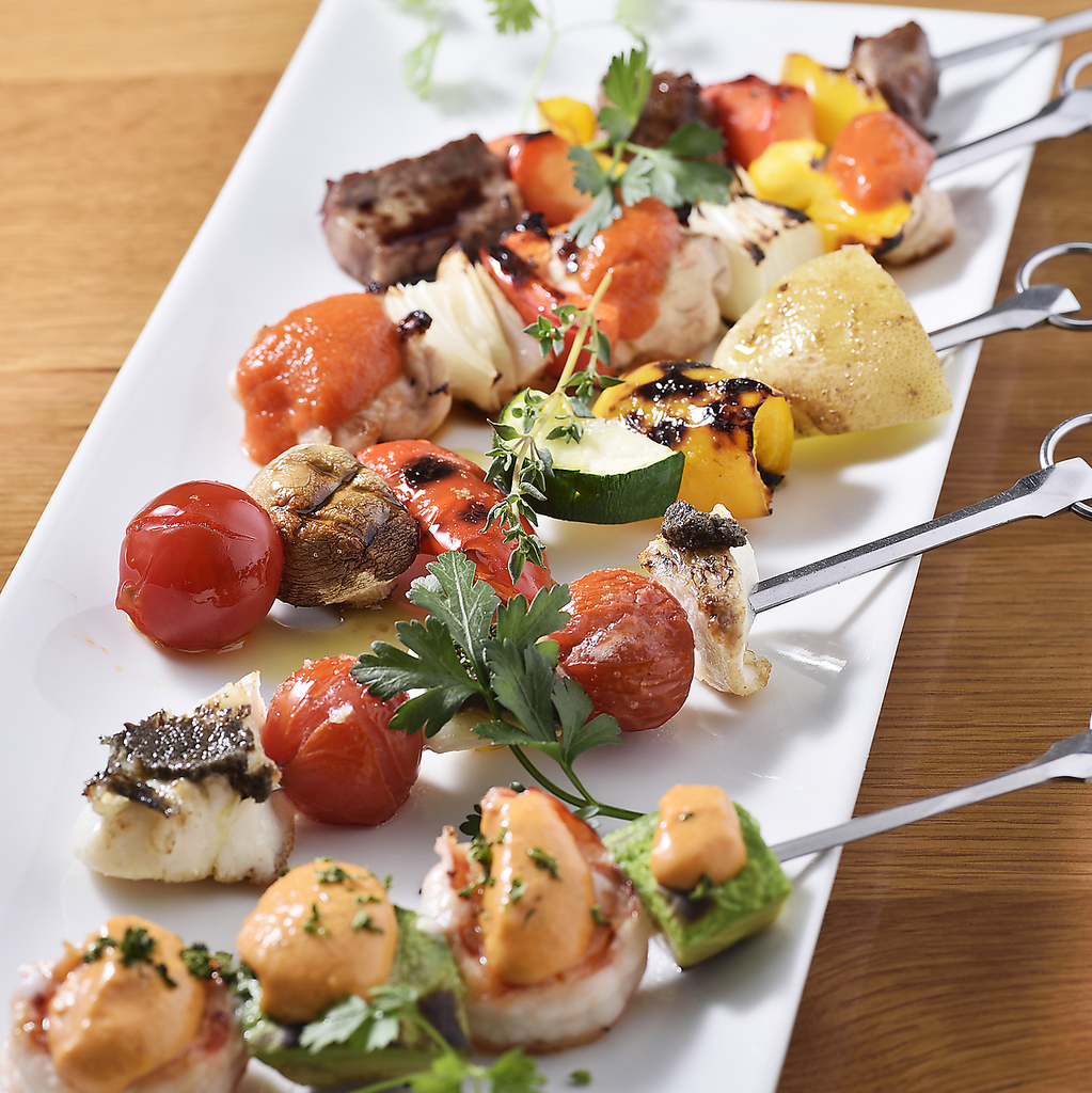 フランスの串焼料理（ブロシェット）のお店♪お肉に海鮮、野菜などの串多数ございます！