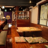 足を伸ばしてリラックスできる掘りごたつ+ふかふか座布団でゆったりとおくつろぎ頂けます。