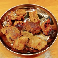 お一人様より注文できる鉄板焼きも各種ご用意！