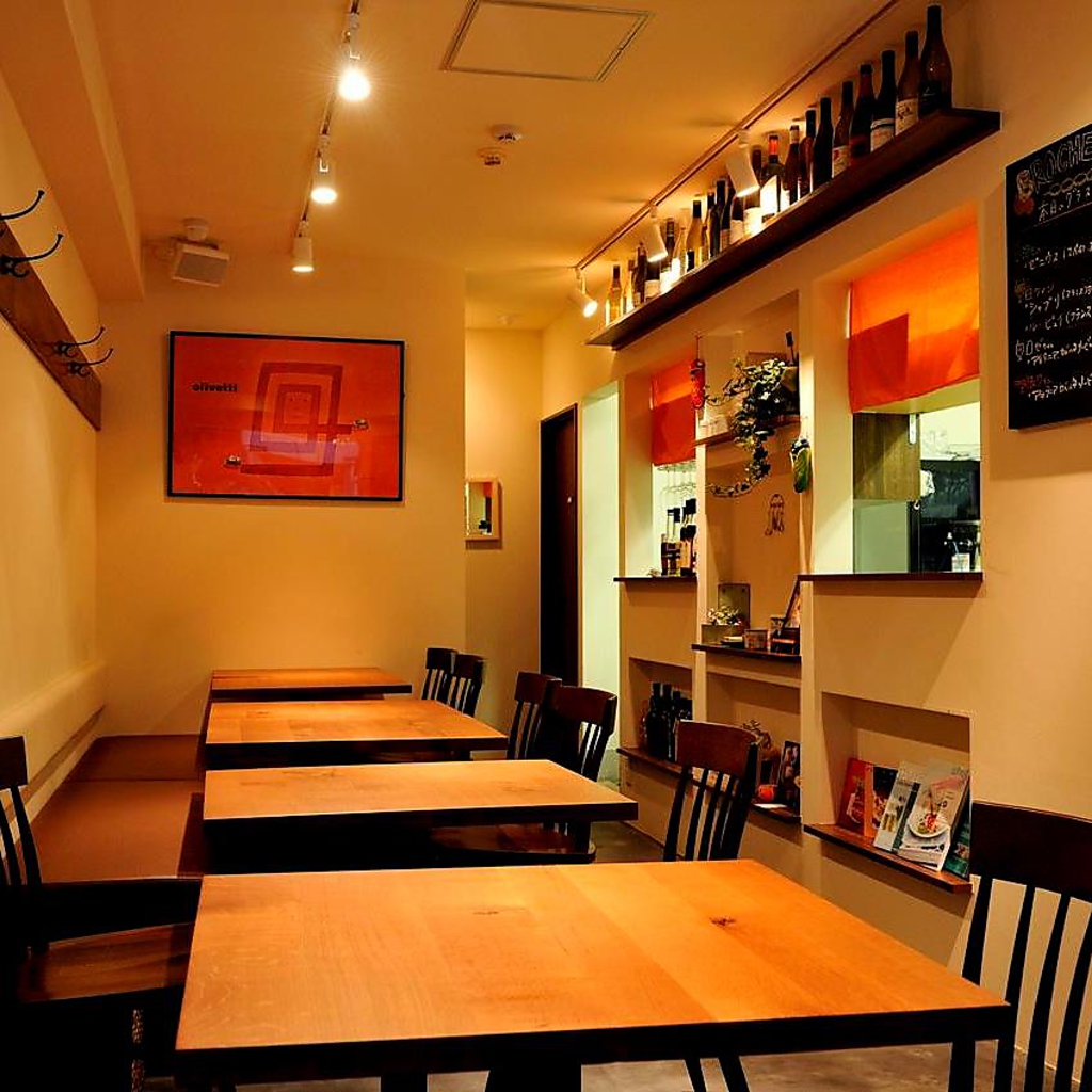 店内は16～20名様の貸切宴会が可能♪お気軽にお問い合わせください！