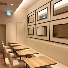 半個室。10-14名様まで。 完全個室のご用意はございません。 