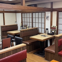 ゆったりとくつろげる人気のソファー席。女子会やママ友会など、会話を楽しみたいお集まりにぴったり!