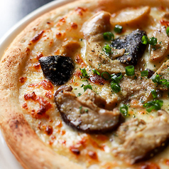 きのこを使ったチーズのピザ（１９センチ）