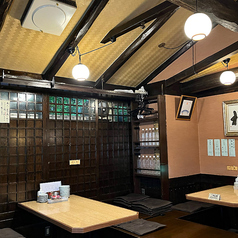 趣のある蔵をイメージした隠れ家風の店内は、肩肘張らずにお寛ぎいただけるアットホームな空間です♪お仕事帰りやデートなど様々なシーンでご利用いただけます。