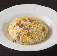 黒橋牌香腸蛋炒飯