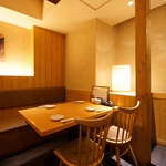 各種個室（4名様×2、6名様×1、14名様×2）をご用意。様々なシーンご利用いただけます。