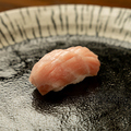 料理メニュー写真 【握り二貫】生本マグロトロ