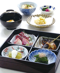 【薫風の旬菜京弁当　華】６月末までです