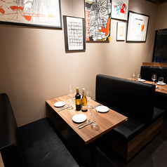 【4名様×2】しっとりした空間で、ソムリエ厳選ワインをどうぞ♪