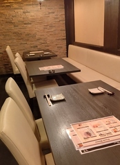 ４名様席をつなげたら８人席にもなります。