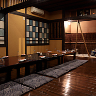 二階はゆったりとした広間で開放感のあるお席をご用意