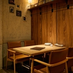 池袋駅より徒歩2分。モダンでオシャレなウッド調空間のイタリアンが池袋の女性達に人気♪