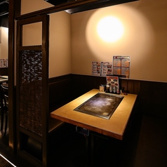 【2～4名席×2卓】ご友人同士の飲み会やちょっとしたお集まりに最適な半個室席でゆったりとくつろげます◎