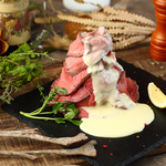 肉料理も豊富♪ローストビーフタワーをはじめお肉料理★海鮮もお肉もお楽しみ頂けます！！気分次第で