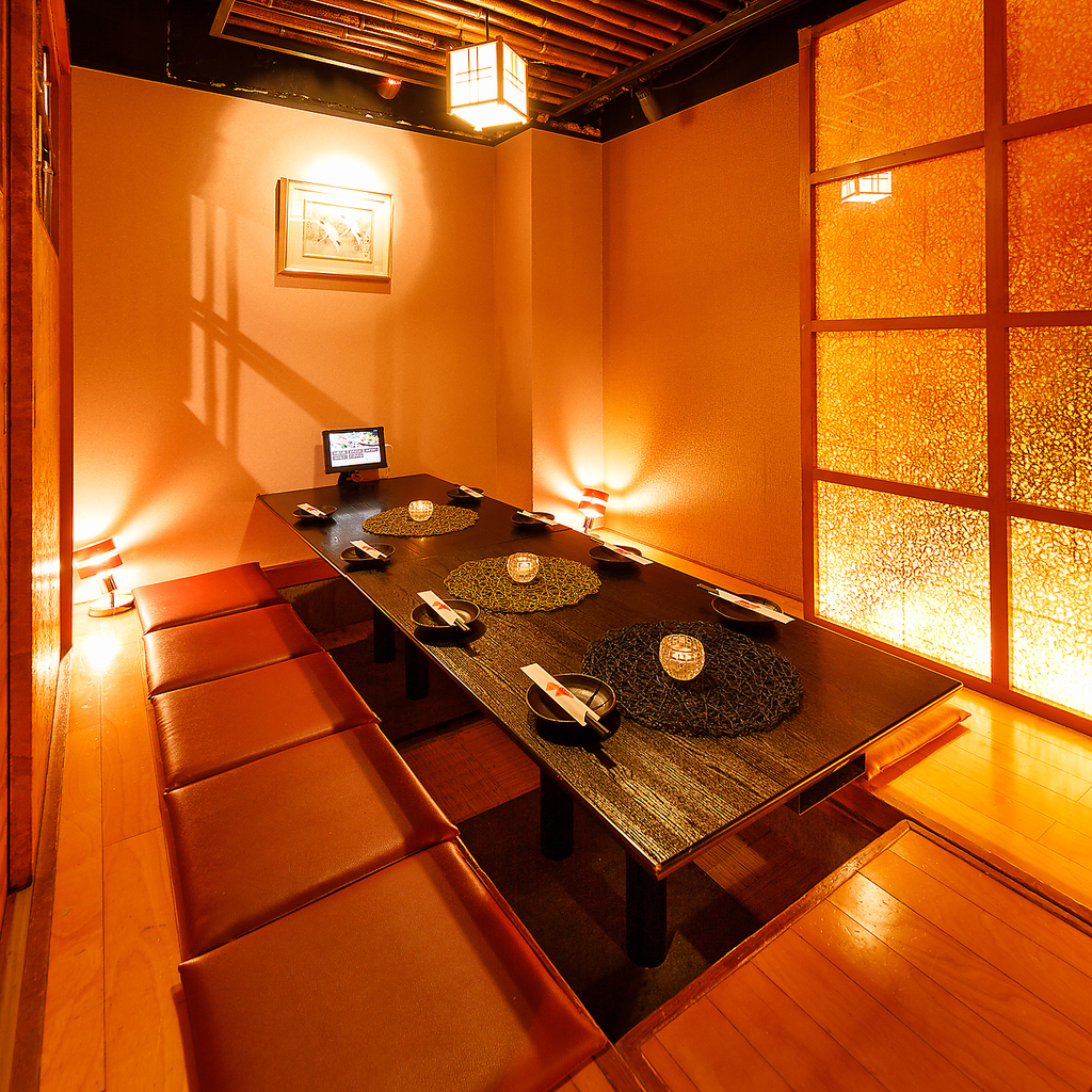 くつろぎの空間をテーマにデザイナーの手掛けた完全個室は様々な用途でご利用頂けます。