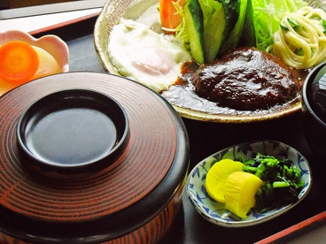 たつ食堂の雰囲気1