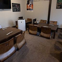落ち着けるお座敷で、ゆったりとした時間を。足を延ばして寛げる心地よい空間です。