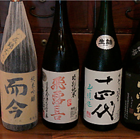 酒蔵から直接仕入れた厳選の日本酒や梅酒等豊富にご用意