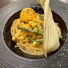 夏のとうもろこしとアスパラのクリームパスタ