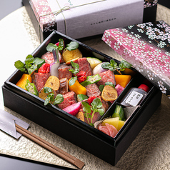 〈和牛〉特製ステーキ重　桜華
