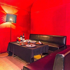 ゆったり座れるソファー席をご用意しています！こちらのお席は大変人気となっていいるためご希望の方は事前にご予約をおすすめ致します。