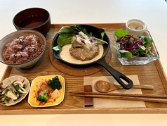 [7月]豆腐ハンバーグ～アンチョビクリームソース～