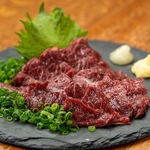 人気の馬肉の仕入れは、信頼する工場より直送。 配送時の温度、品質管理等に徹底しております◎