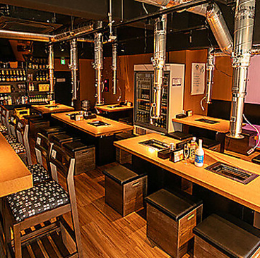 焼肉やっちゃん 新橋店の雰囲気1