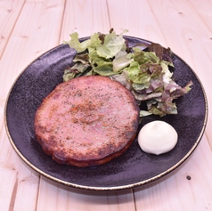 昔ながらの大きなハムステーキ